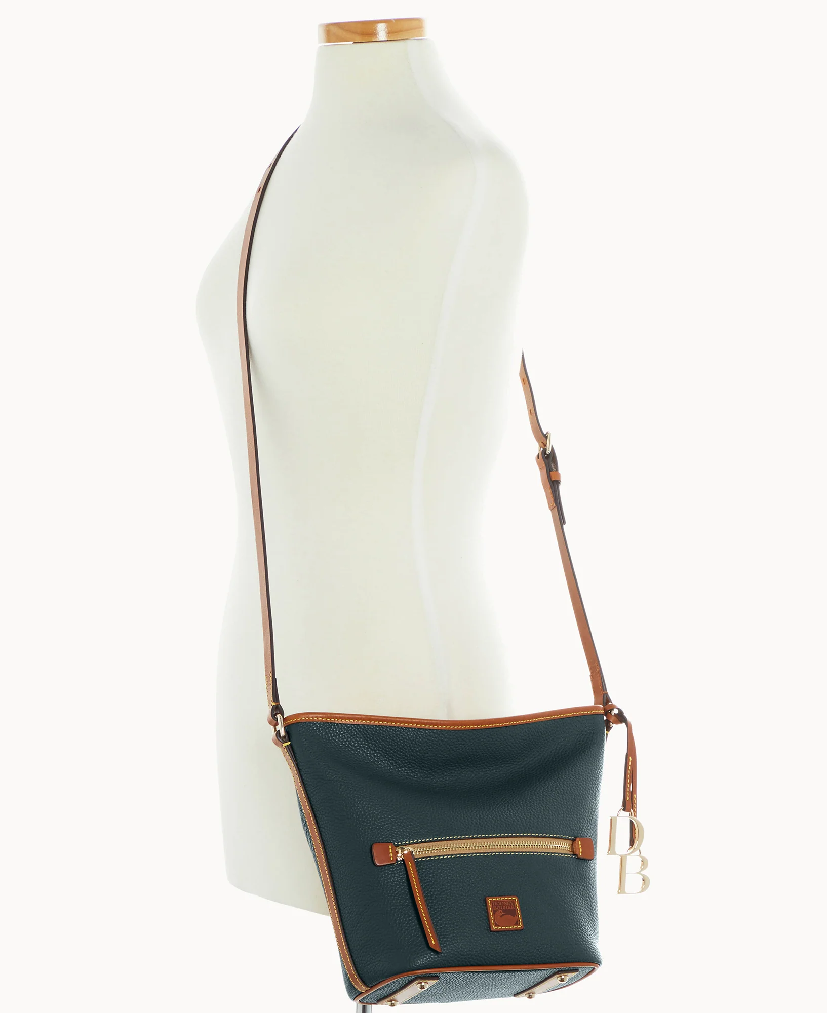 Pebble Grain Zip Sac - Image 24